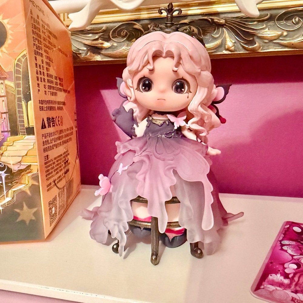 Heyone Song of Light and Dark Night Blind Box-Rust Color Butterfly